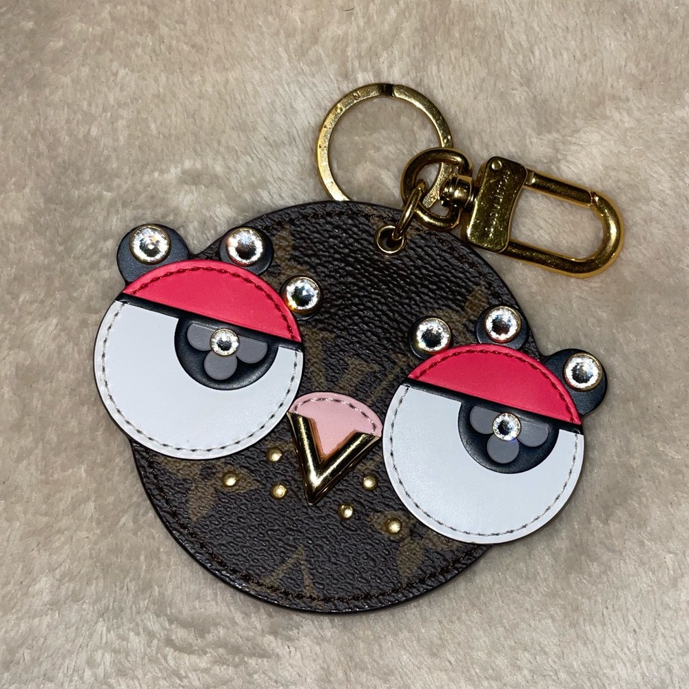 Limited edition:  New Louis Vuitton Owl Keychain Bag Charm with box and …